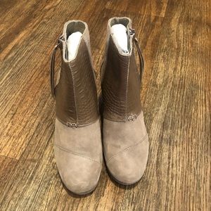 Brand New Toms Desert Wedge Bootie Taupe Crocodile Suede Size 7.5